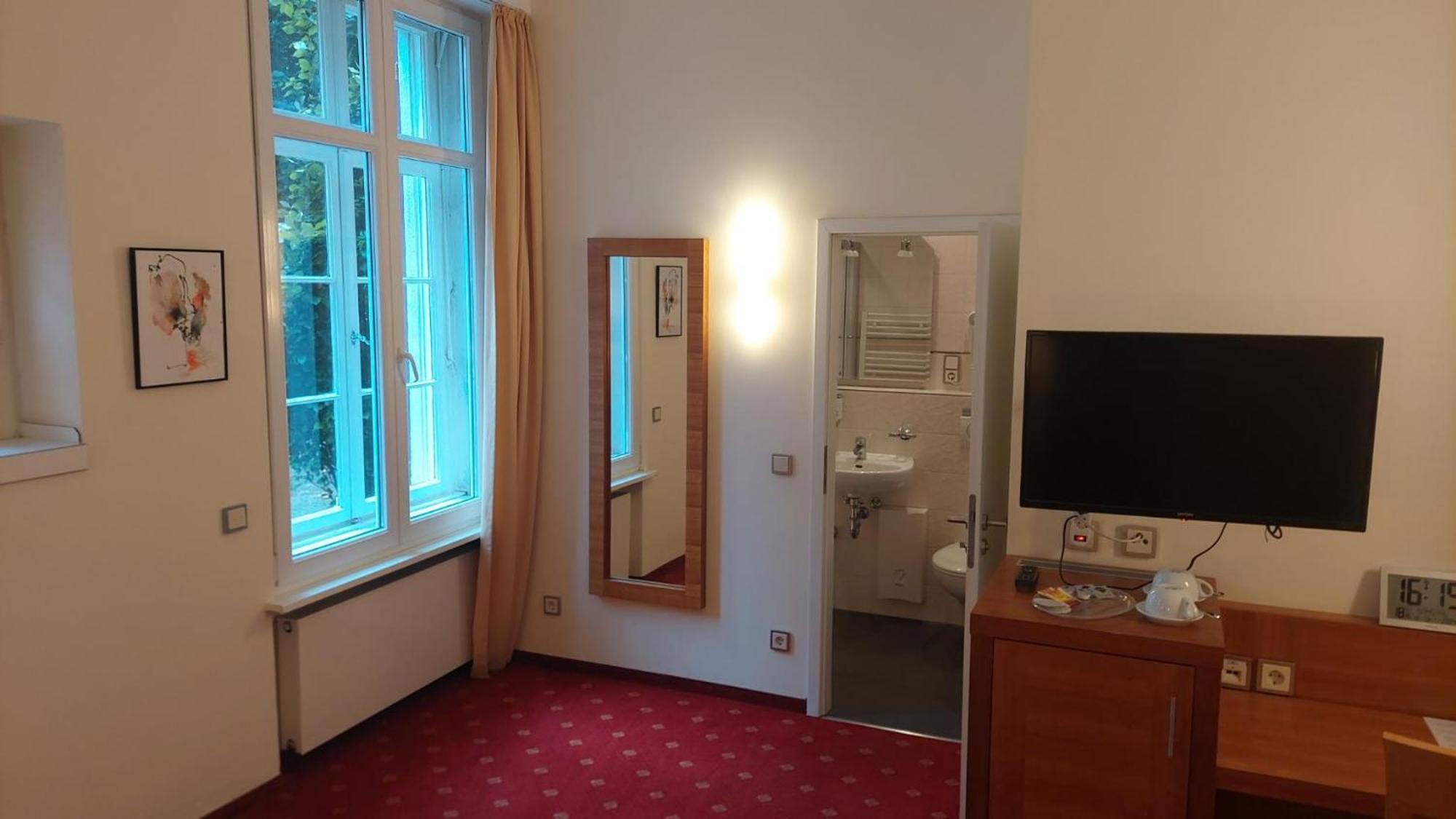 Villa, 22, Dz