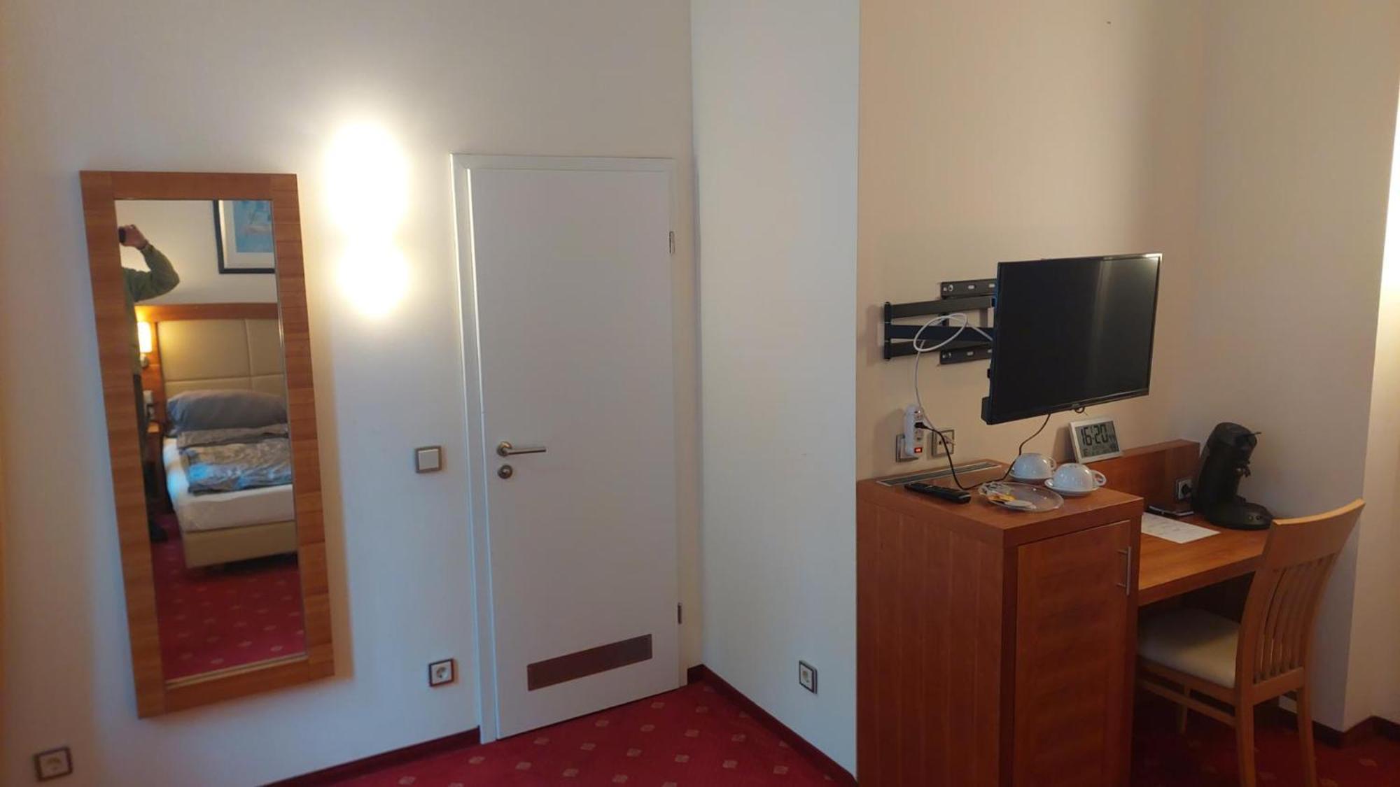 Villa, 22, Dz